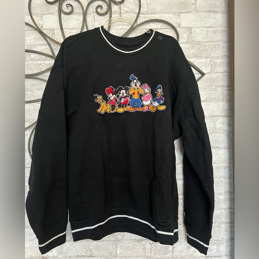 Disney Mickey and Friends Hollister relaxed fit crew neck sweatshirt size large